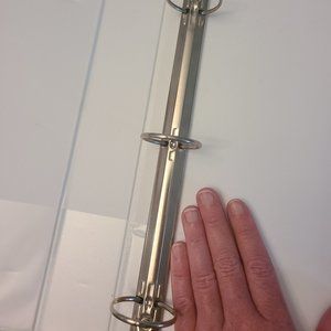 Avery 3 ring Binder-White-1.5"-NWOT